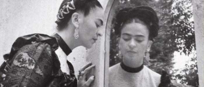 Autopotrait photo Frida Kahlo Mexico