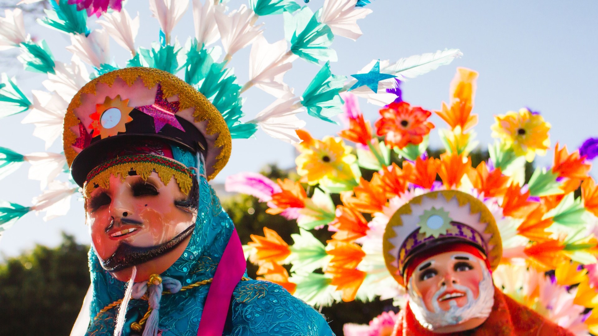 Carnival scenes. Масленица в Мексике. Фолк-карнавал. Мексиканец в костюмах разноцветных. Танцор Масленица.
