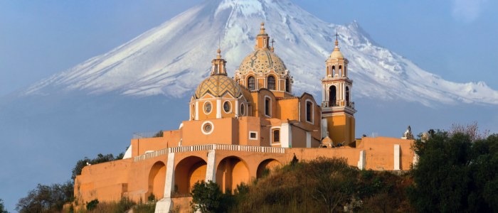Cholula Eglise et volcan Mexique