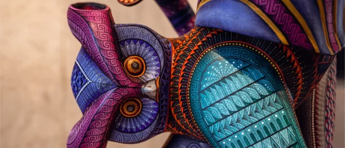 détail d’un alebrije peint à la main