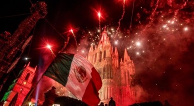 À San Miguel de Allende, les rues décorées prolongent l’ambiance des fiestas patrias bien au delà de la place centrale 2