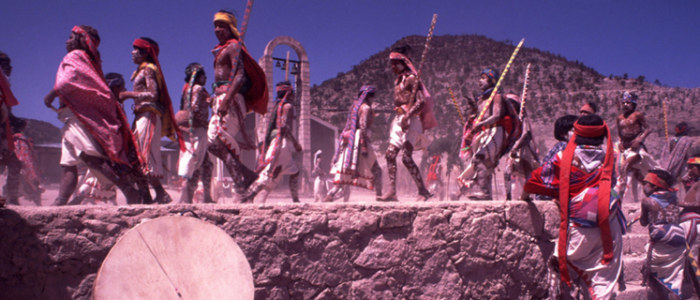 Cérémonie traditionnelle rarámuri dans la Sierra Tarahumara au Chihuahua